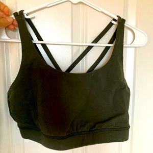 This is sold.. can’t delete this listing!